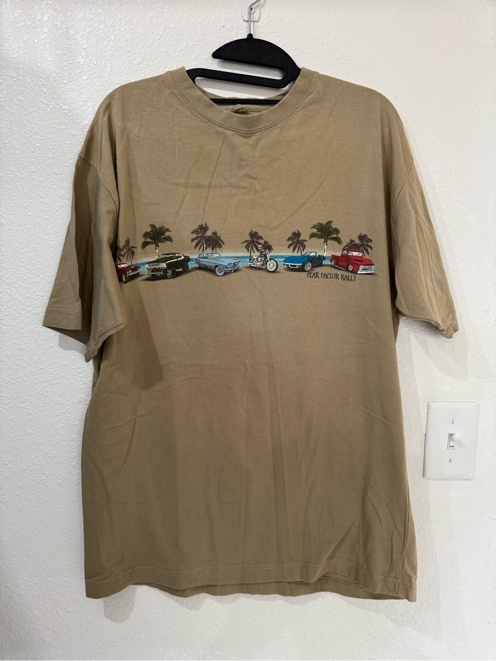 Khaki Short-Sleeve Graphic Tee with Vintage Car Row